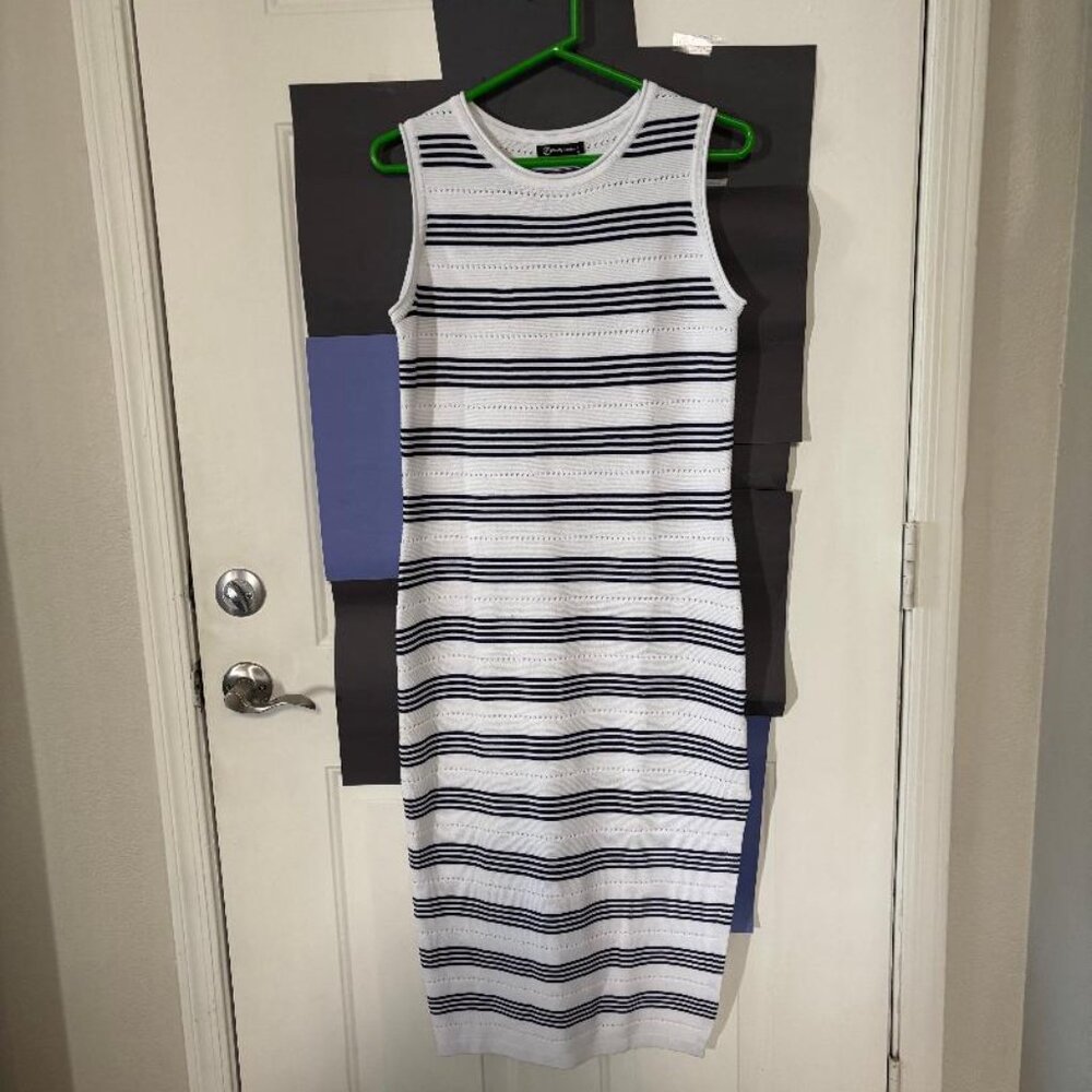 Pretty Garden Knit Maxi Dress - white with blue navy stripes - Size M - $20
